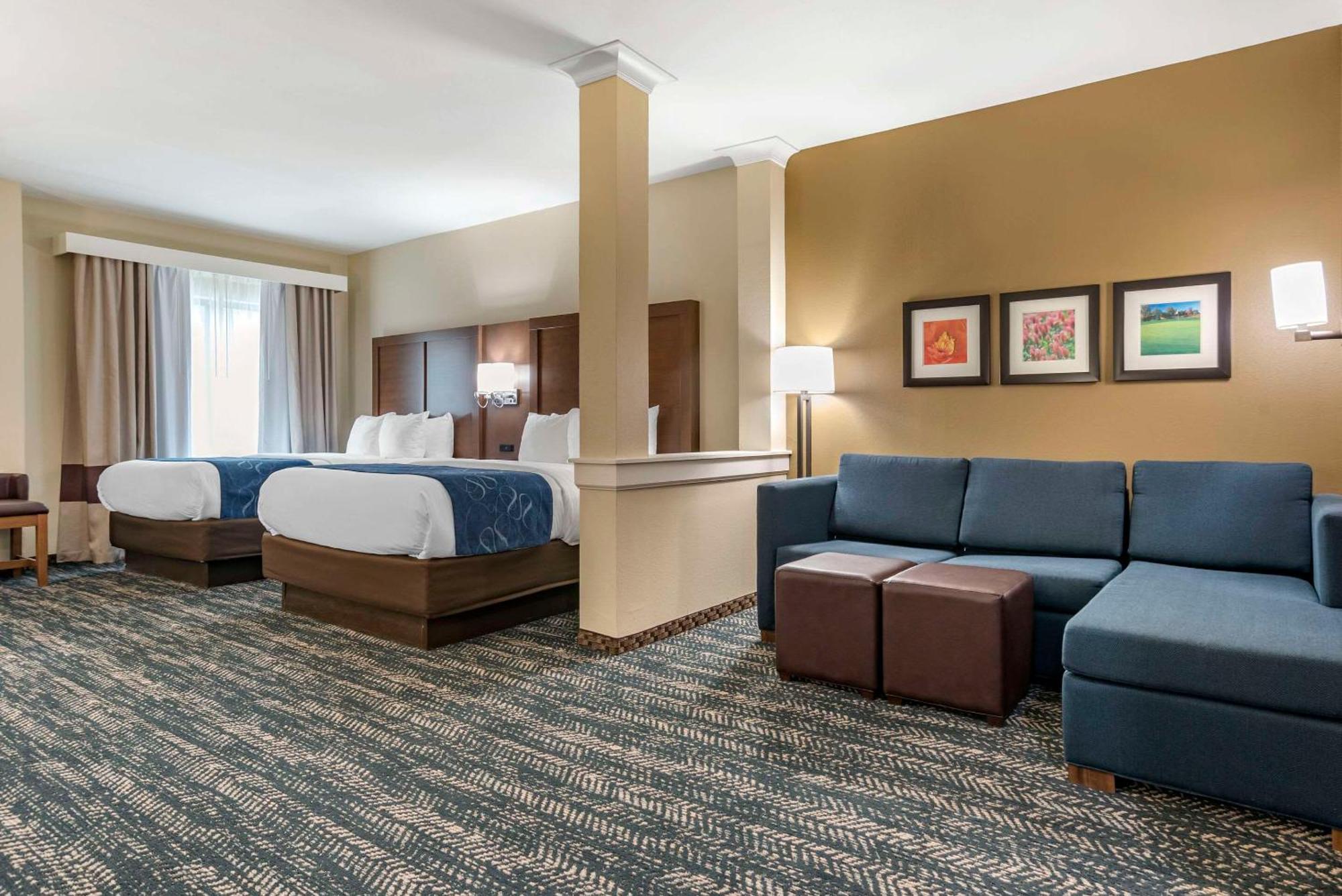 Comfort Inn & Suites Downtown Near University Тускалуса Экстерьер фото